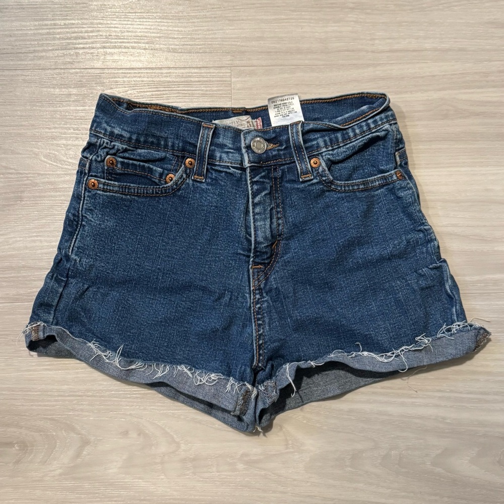 Levi’s 512 perfectly slimming cutoff denim shorts size 2